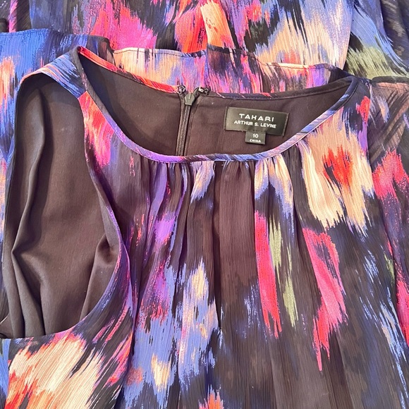 Tahari dress with ruffle - Picture 3 of 5